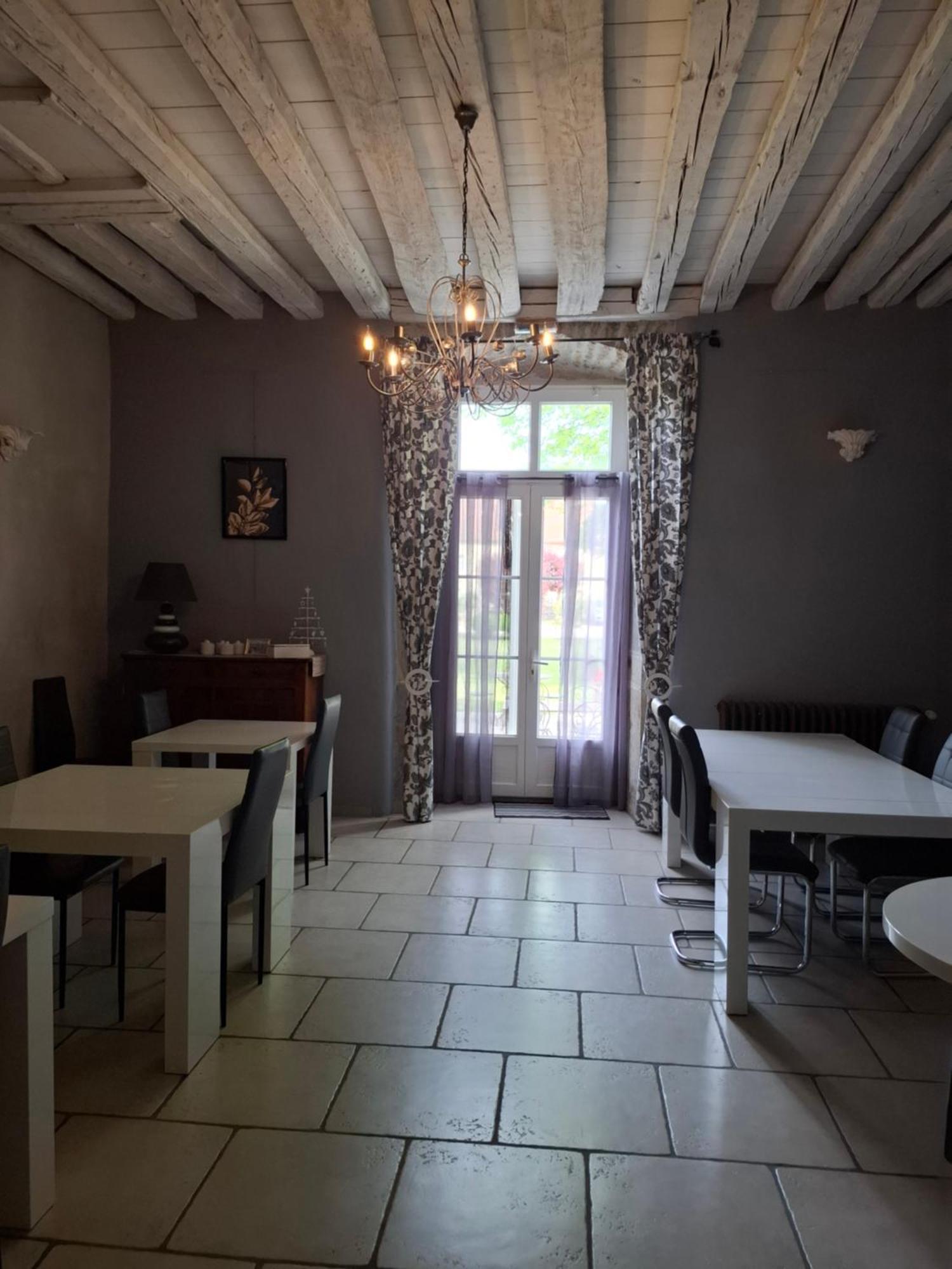 Maison d'Eusébia Château-Chalon Extérieur photo