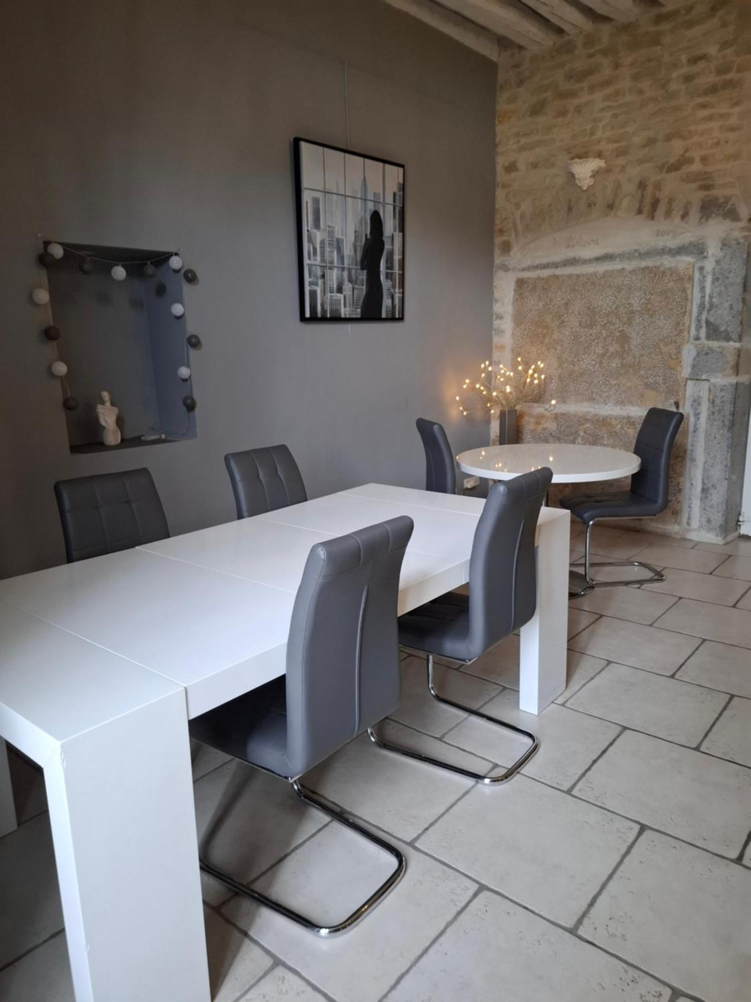 Maison d'Eusébia Château-Chalon Extérieur photo