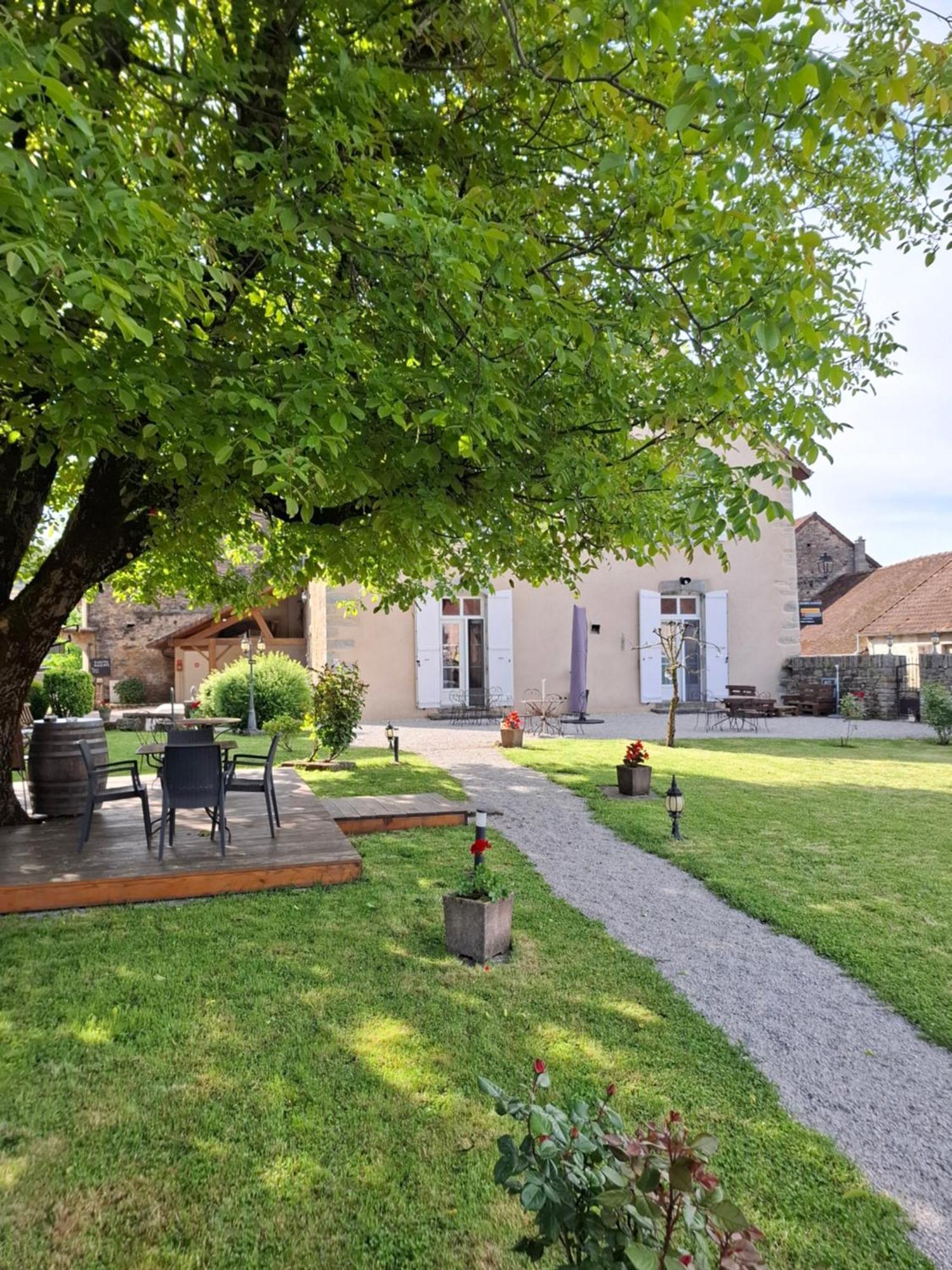 Maison d'Eusébia Château-Chalon Extérieur photo