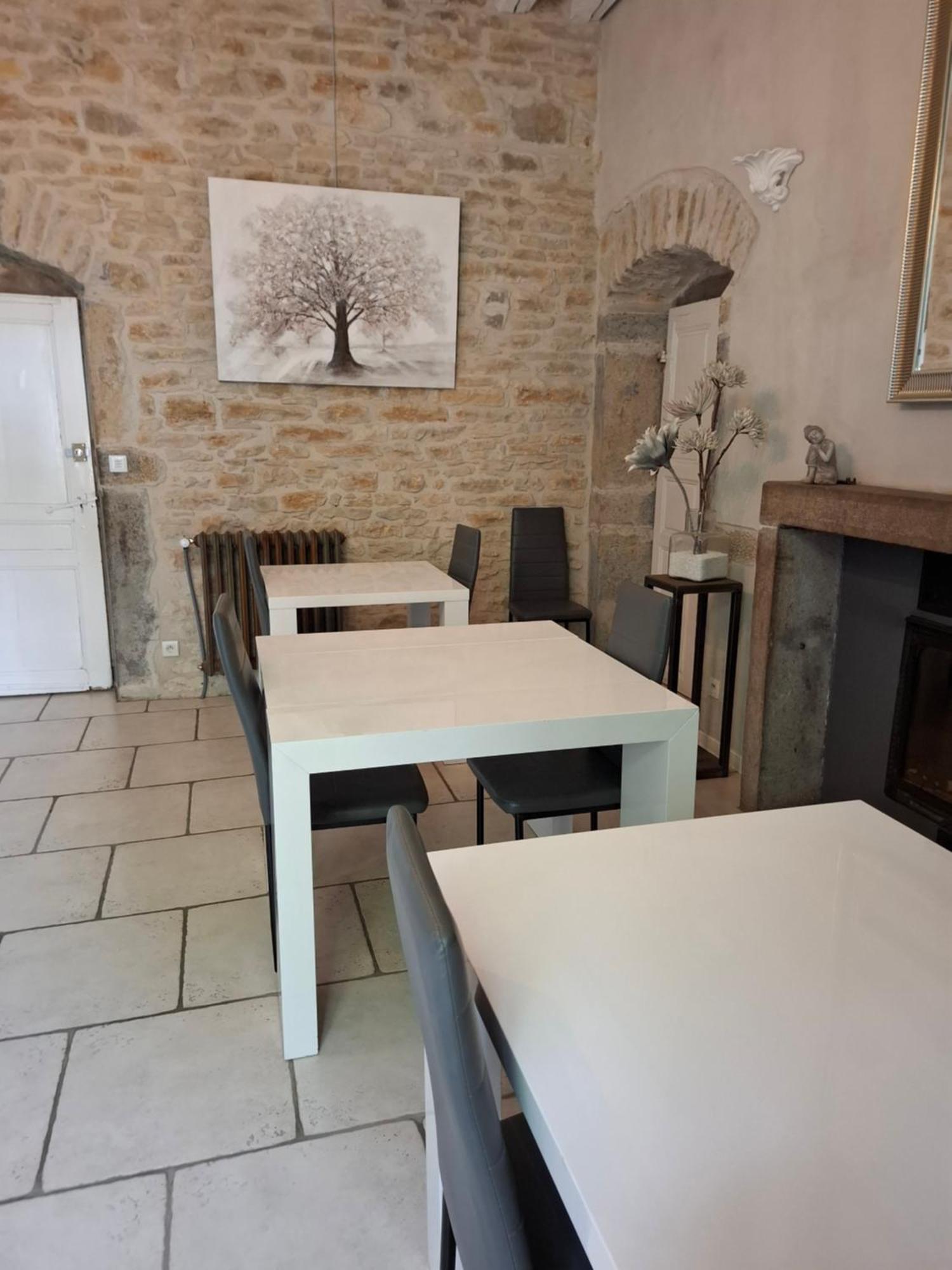 Maison d'Eusébia Château-Chalon Extérieur photo