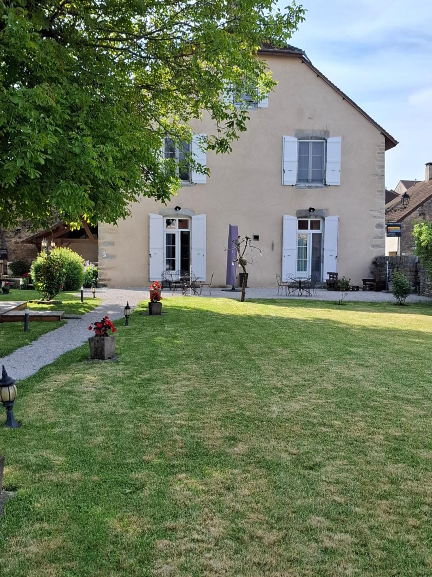 Maison d'Eusébia Château-Chalon Extérieur photo