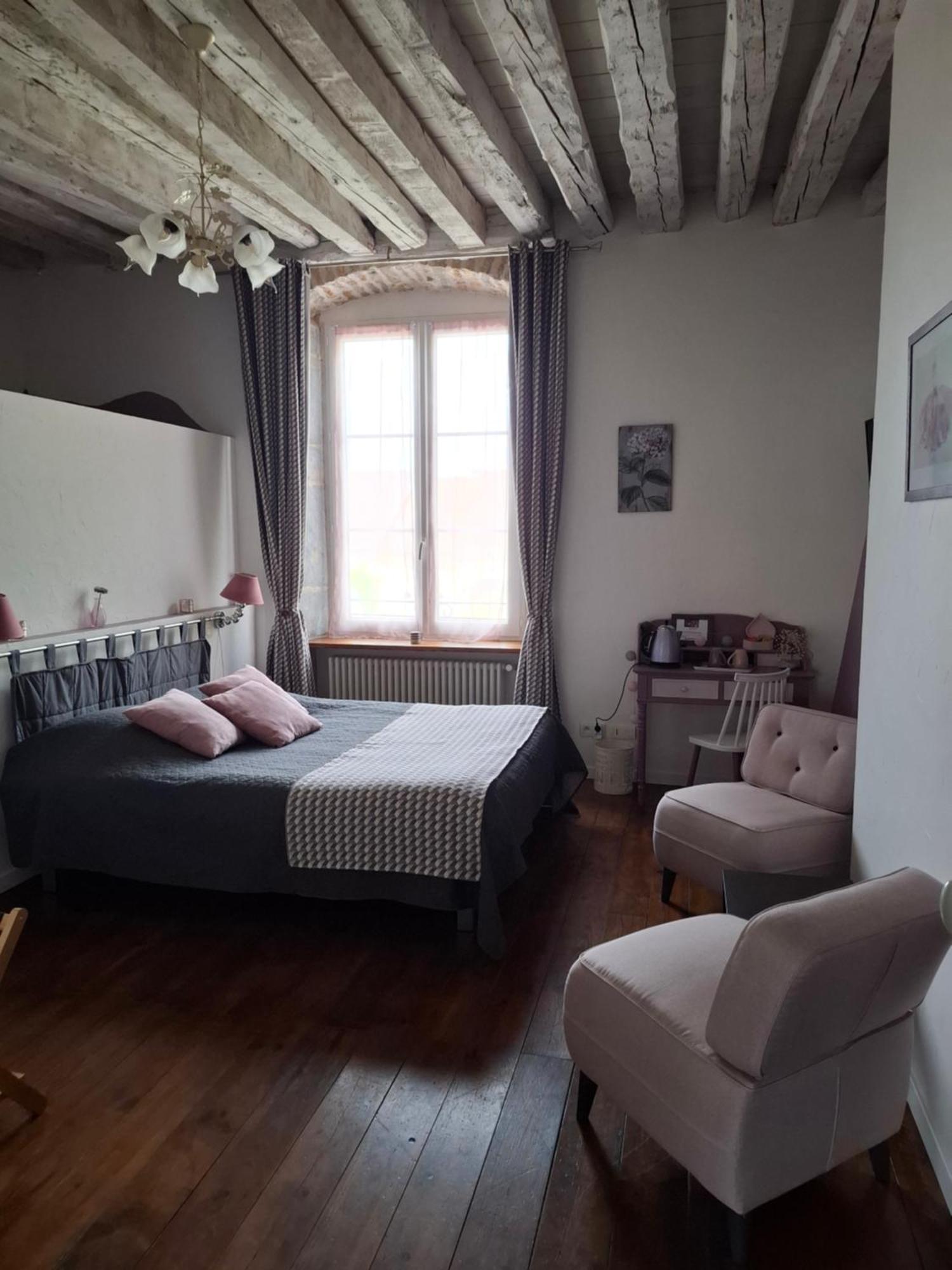 Maison d'Eusébia Château-Chalon Extérieur photo